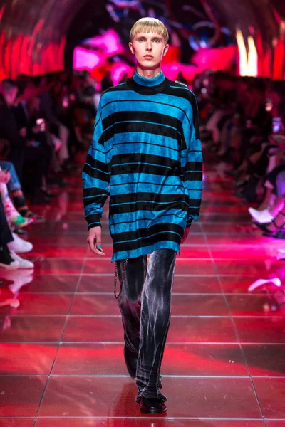 Look 49